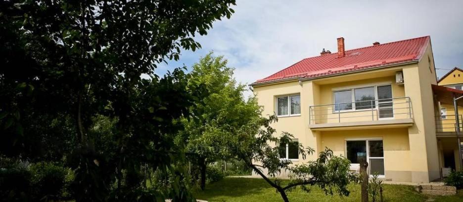Stardust Apartman Pecs Luaran gambar