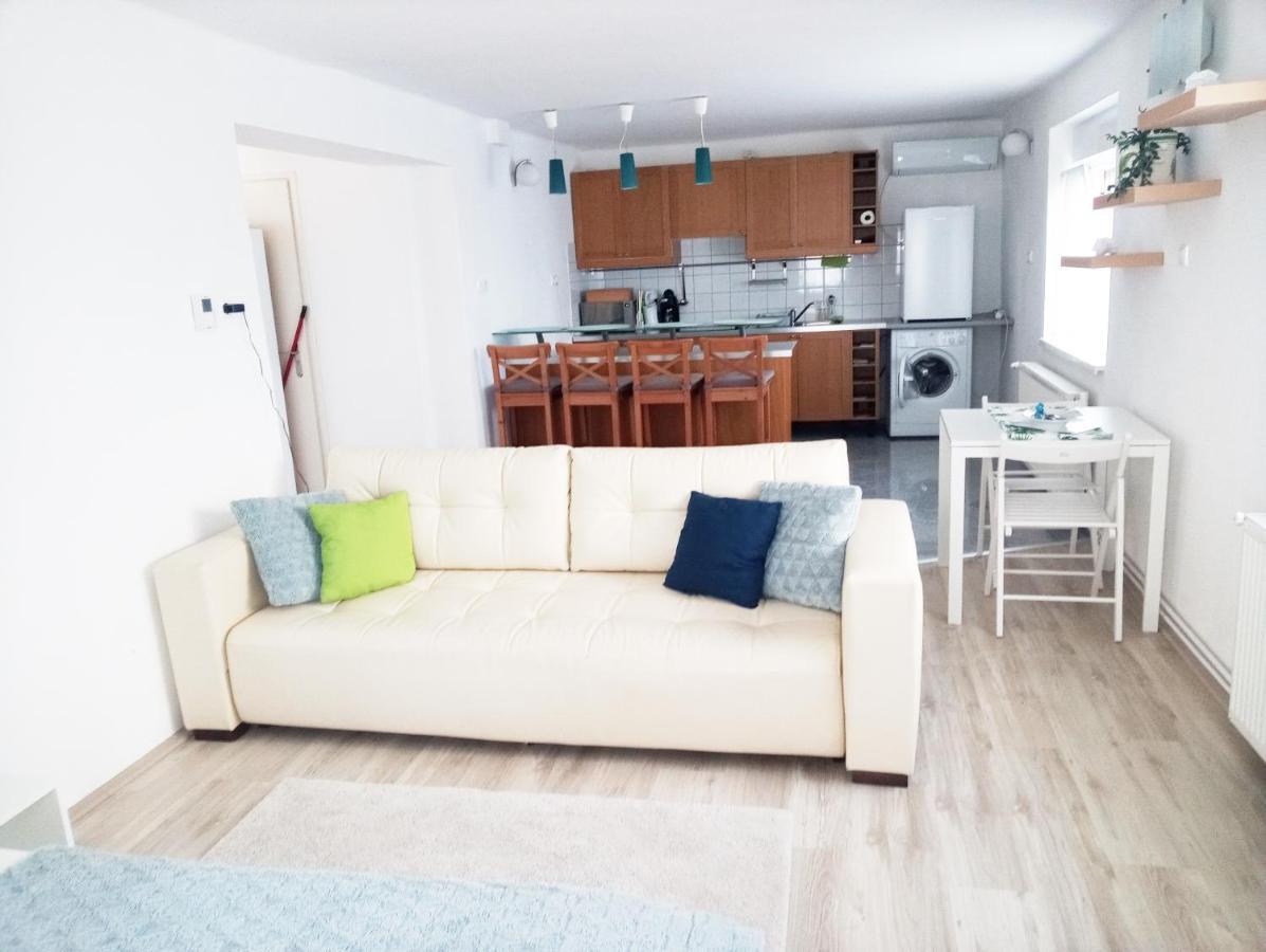 Stardust Apartman Pecs Luaran gambar