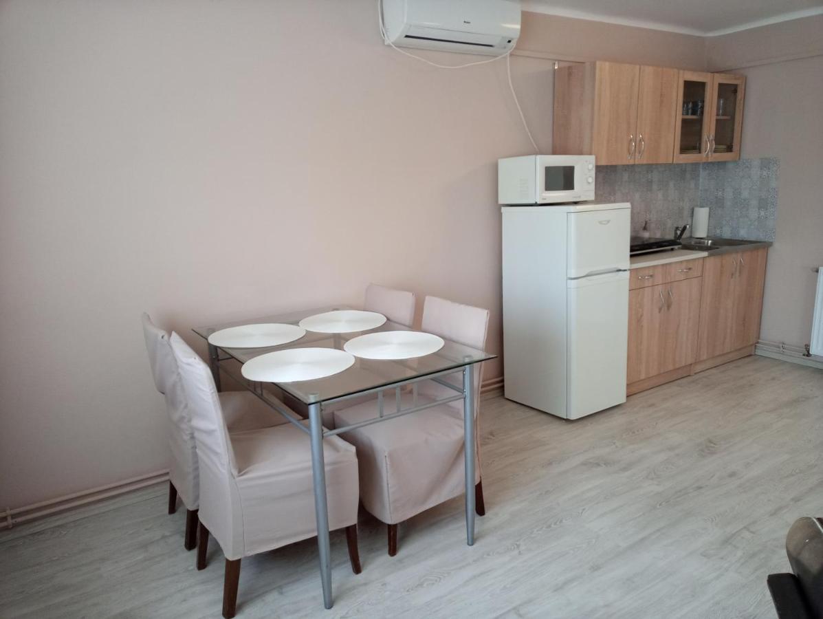 Stardust Apartman Pecs Luaran gambar