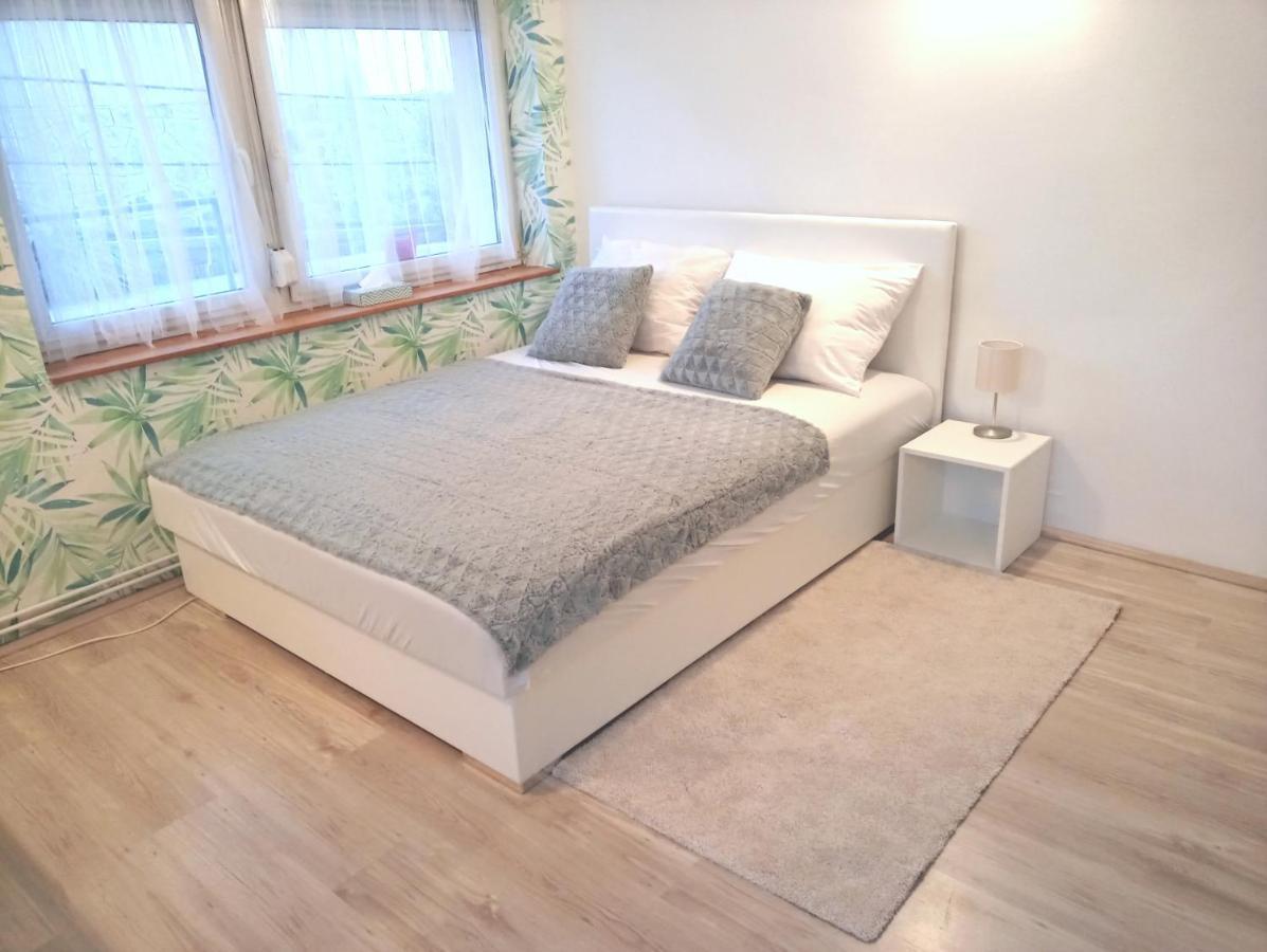 Stardust Apartman Pecs Luaran gambar
