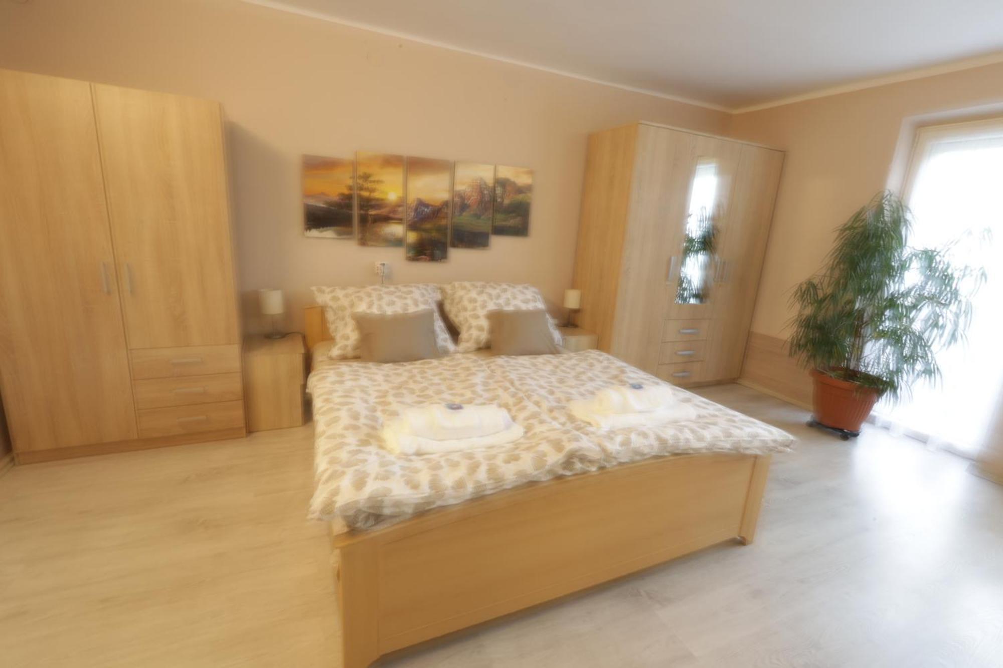 Stardust Apartman Pecs Luaran gambar