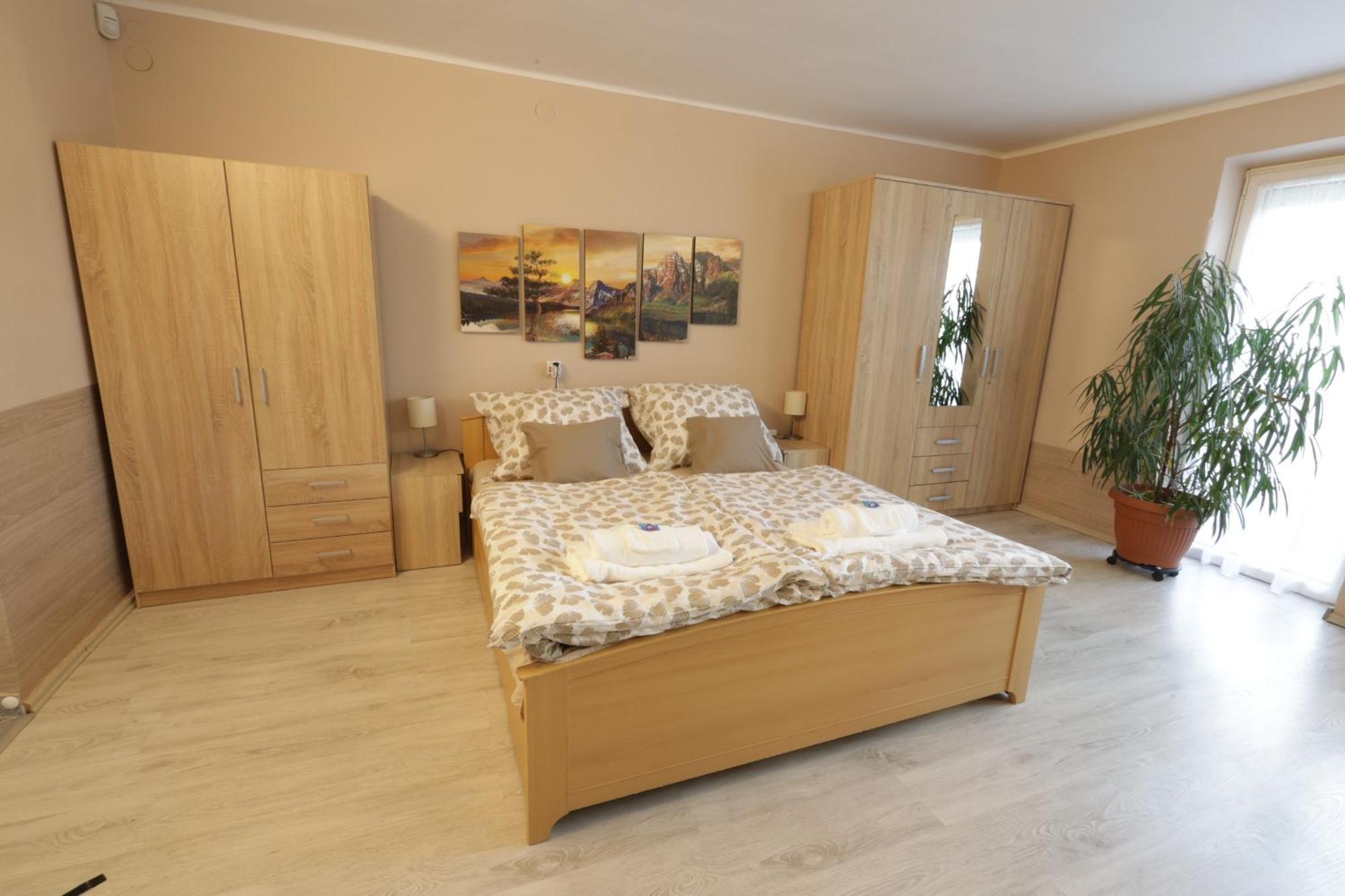 Stardust Apartman Pecs Luaran gambar