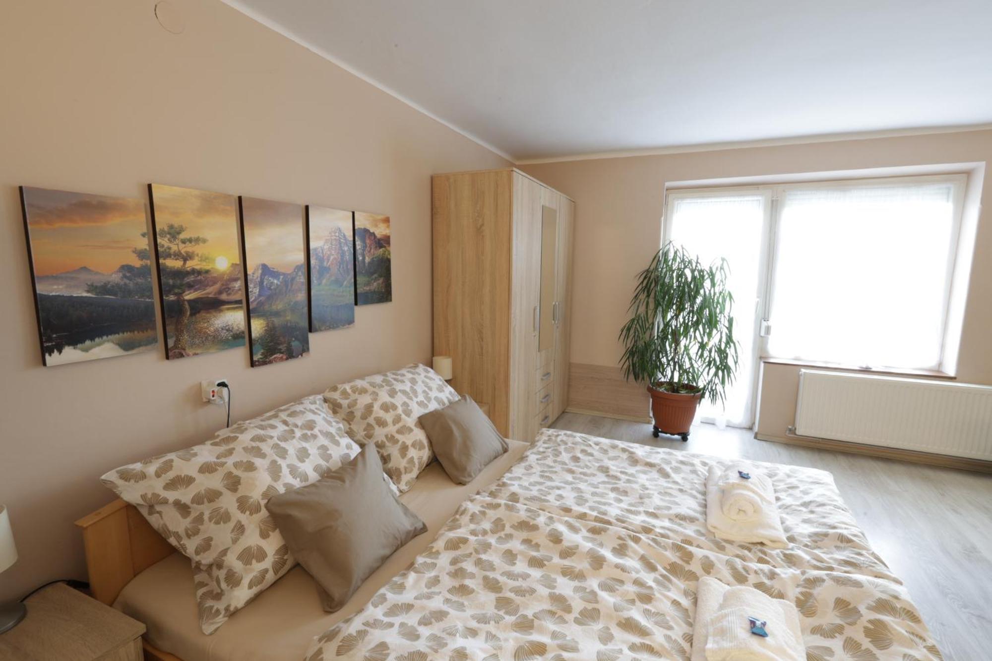 Stardust Apartman Pecs Luaran gambar