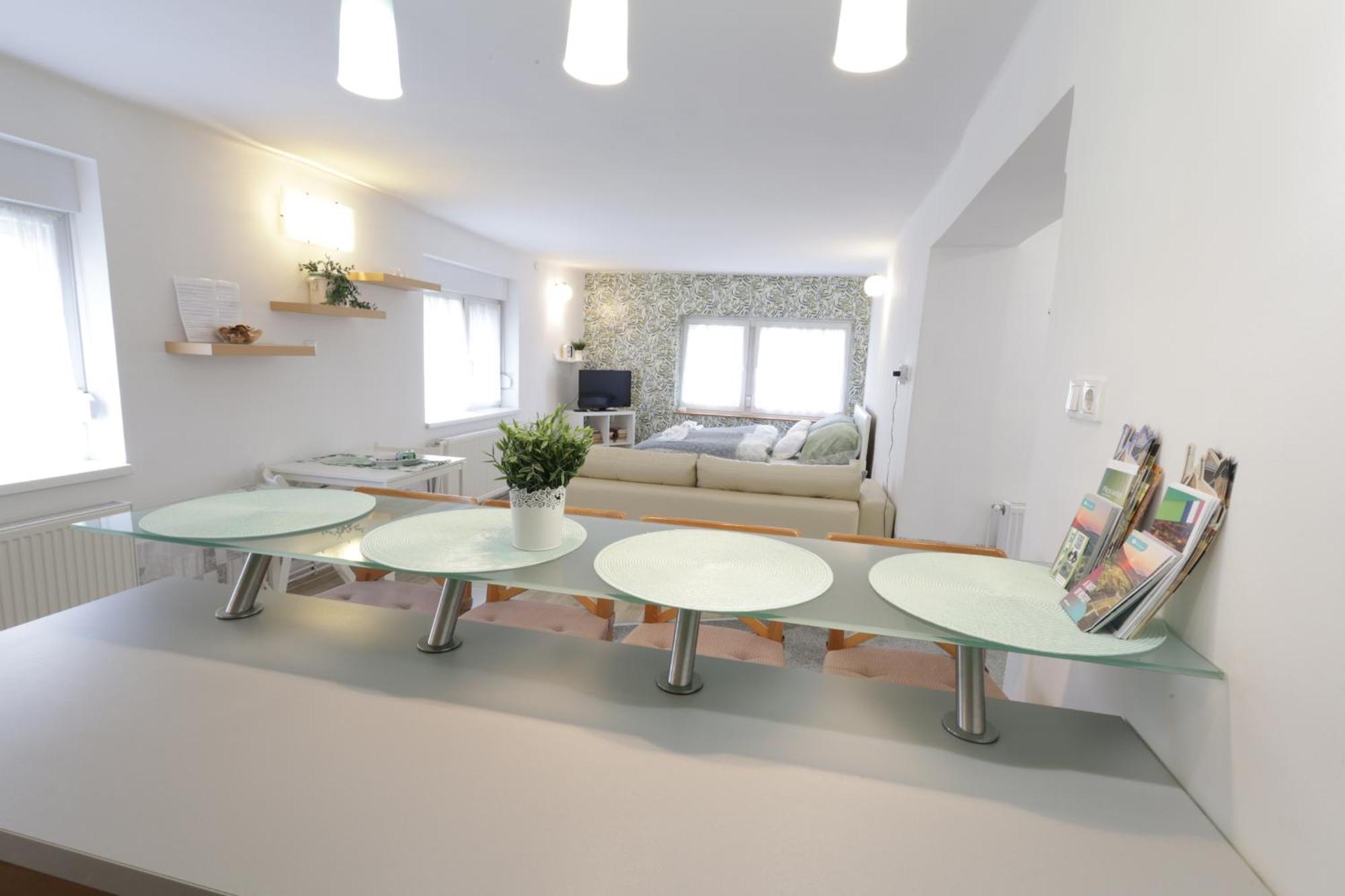 Stardust Apartman Pecs Luaran gambar