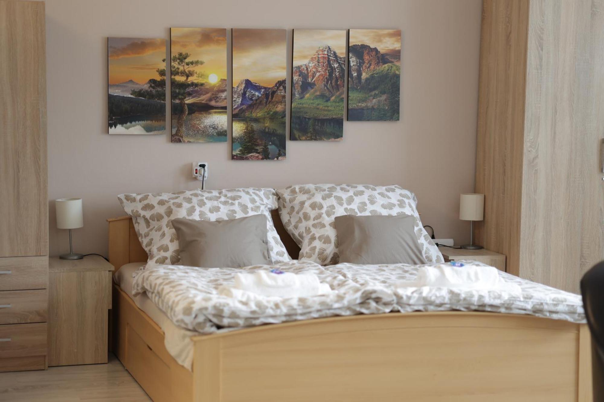 Stardust Apartman Pecs Luaran gambar